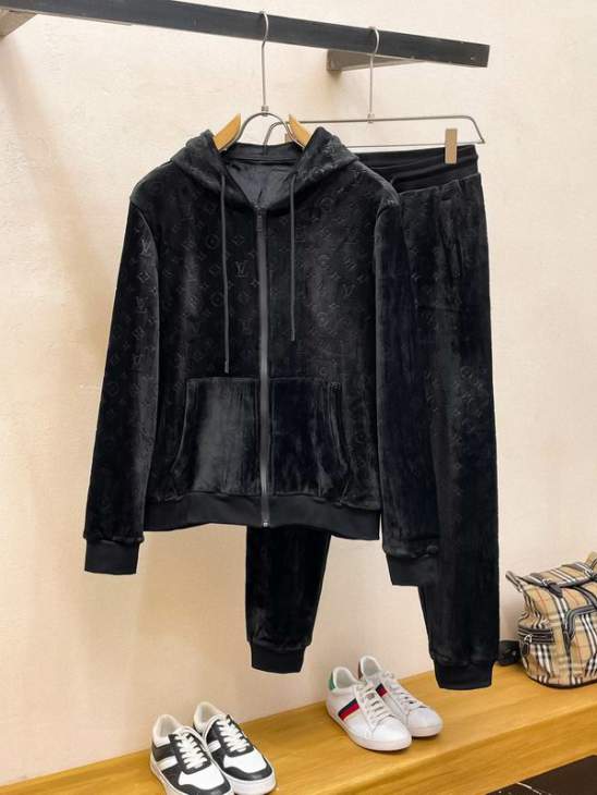 Picture of LV Sweater Suits _SKULVM-3XLomtr3740835